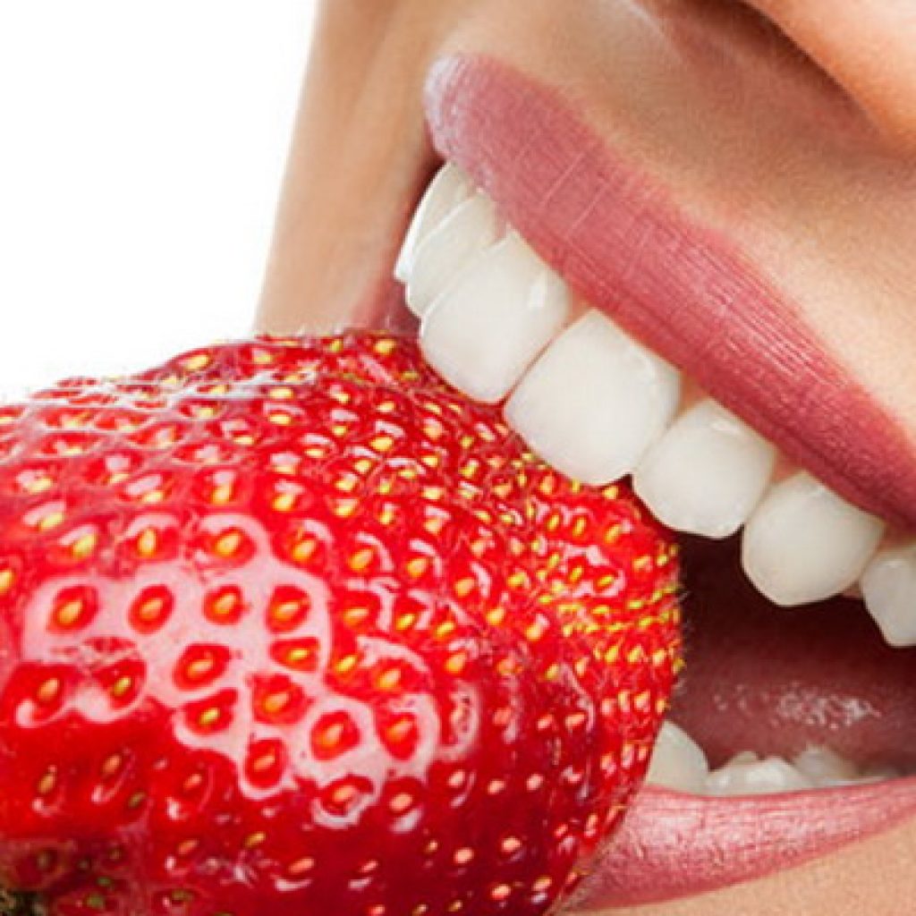 Strawberry Menjadikan Manis dan Cerah Senyumanmu